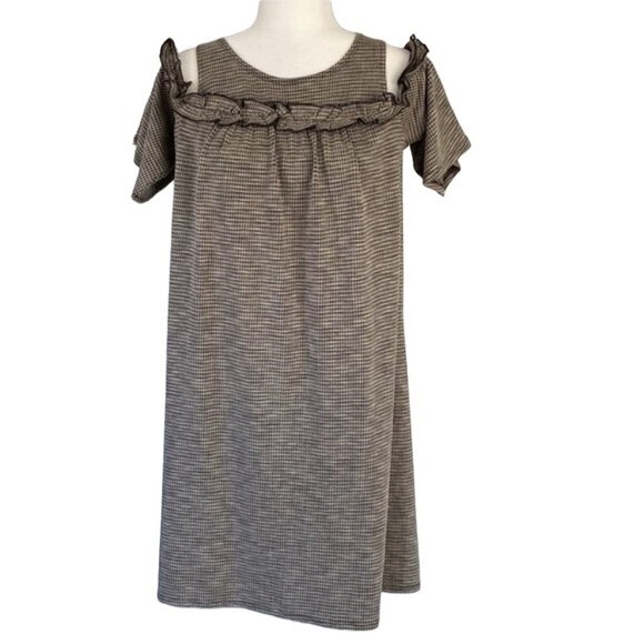 LC Lauren Conrad Cold-Shoulder Ruffle Knit Shift Dress Short Sleeve Scoop Neck - Picture 4 of 15